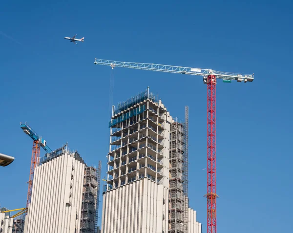 Nya lägenheter och lägenheter är under uppförande vid Greenwich Millenium — Stockfoto