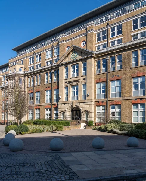 Moderne Wohnungen bei der Sanierung des königlichen Arsenals in Woolwich — Stockfoto