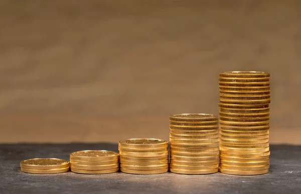 Концепція зростання інвестицій у банківські метали нам казначейства Золотий орел монети — стокове фото