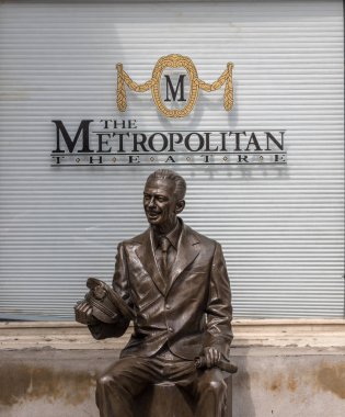 Don Knotts statue outside the Metropolitan Theatre in Morgantown clipart