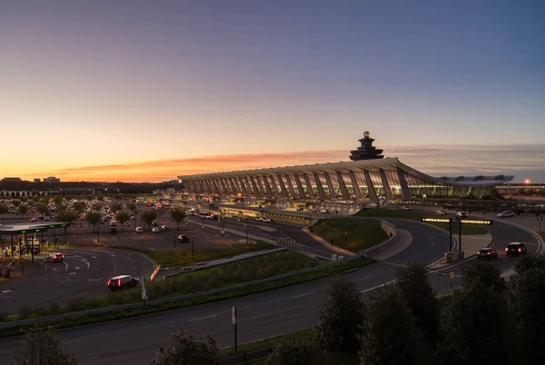 Letiště Dulles za úsvitu poblíž Washingtonu dc — Stock fotografie