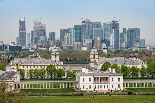 Královny domu v Greenwich s kanárským Wharfem — Stock fotografie