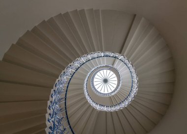 Greenwich Londra Queens Sarayı'nda Lale merdiven