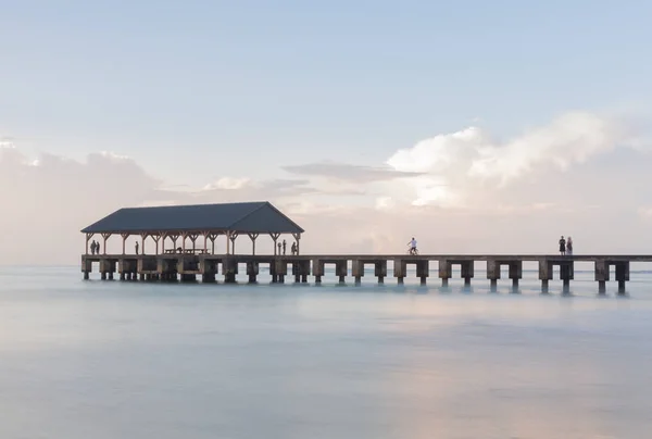 Salida del sol sobre Hanalei Pier Kauai Hawaii — Foto de Stock