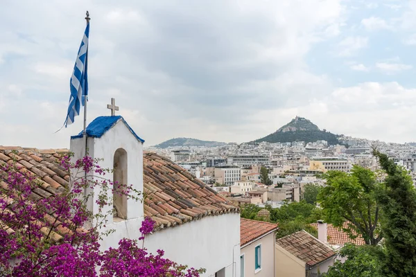 St George op de klif kerk in de oude wijk van Anafiotika in Athene — Stockfoto