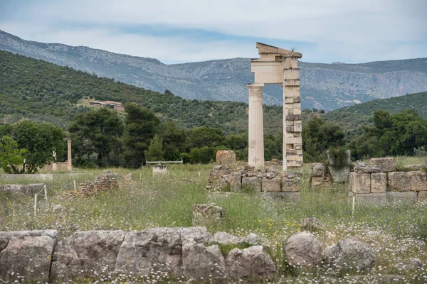 Yunanistan Epidaurus'taki Asklepios Tapınağı'ndaki tapınak kalıntıları — Stok fotoğraf