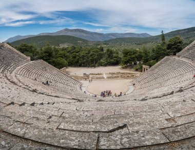 Epidaurus Yunanistan Asklepios Tapınağı'nda Büyük amfitiyatro