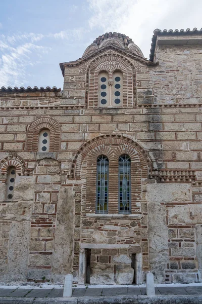 Iglesia imperial bizantina en el distrito de Plaka en Atenas Grecia —  Fotos de Stock