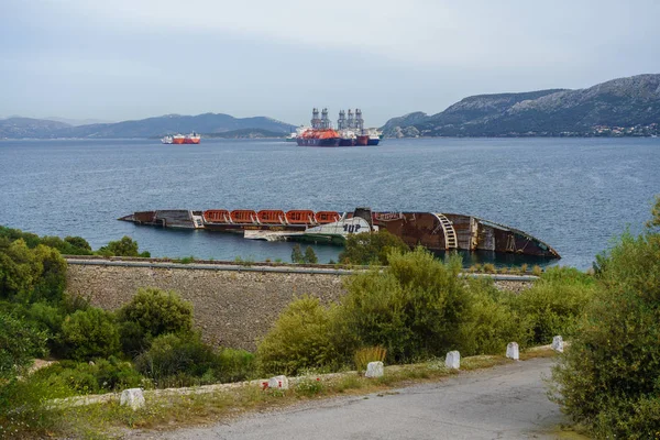 Pire yakınlarındaki shipwrecked cruise liner Mediterranean Sky — Stok fotoğraf