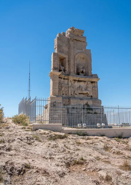 Monument van Filopappos op de top van Filopappou Hill — Stockfoto