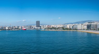 Atina yakınlarındaki Pire limanında şehrin Panoraması