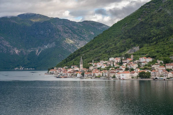 Rejs do zatoki Kotor w Czarnogórze — Zdjęcie stockowe
