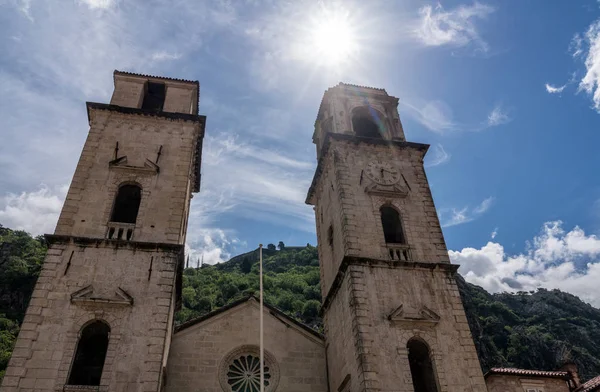 Szent Trifon templom az óvárosban Kotor Montenegróban — Stock Fotó