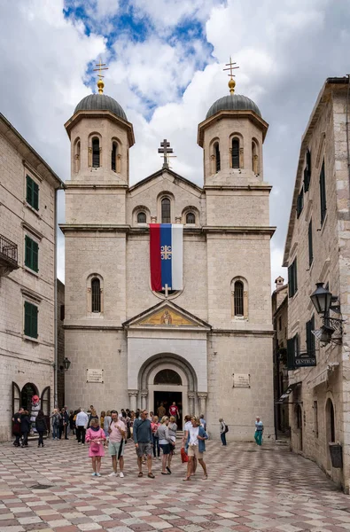 Iglesia de San Nicolás en el casco antiguo de Kotor en Montenegro — Foto de Stock