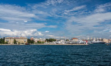 Hırvatistan'da Zadar limanı ve marinası
