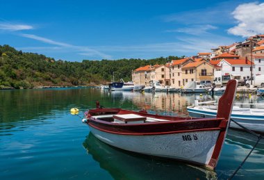 Hırvatistan 'ın Novigrad kentinde küçük bir nehir kenti.