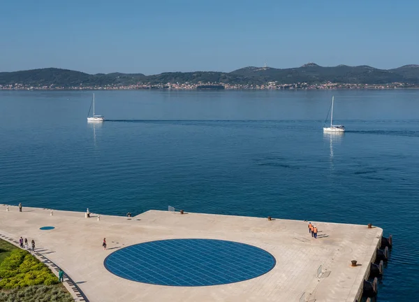 Monument till solen vid hamnen i Zadar i Kroatien — Stockfoto