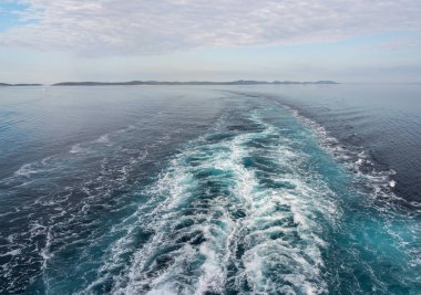 Zadar'a yaklaşan yolcu gemisi Hırvatistan açıklarındaki adalar