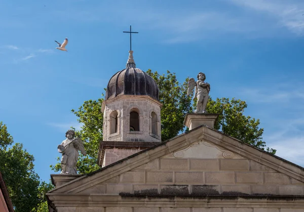 Iglesia de Nuestra Señora de la Salud en el casco antiguo de Zadar en Croacia —  Fotos de Stock