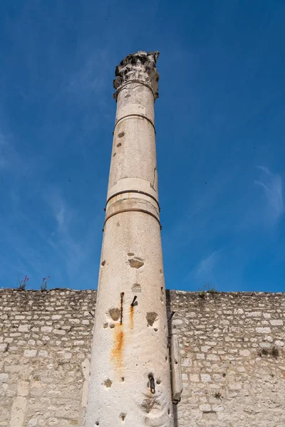 Pillar of Shame in the old town of Zadar in Croatia — Stock Photo, Image