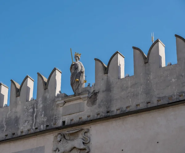 Palazzo Pretorio nel centro storico di Capodistria in Slovenia — Foto Stock