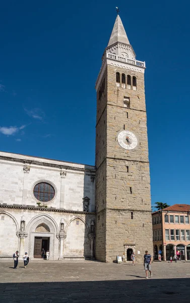 Cathedral and clock tower in old town of Koper in Slovenia — Stock Photo, Image