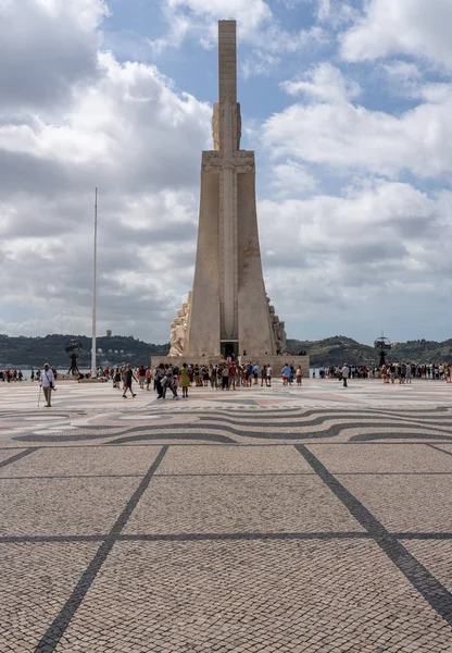 Monument av upptäckterna i Belem nära Lissabon — Stockfoto