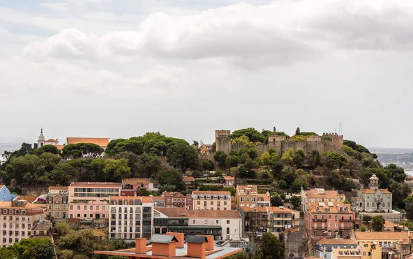 Panorama over de daken van Lissabon in Portugal — Stockfoto