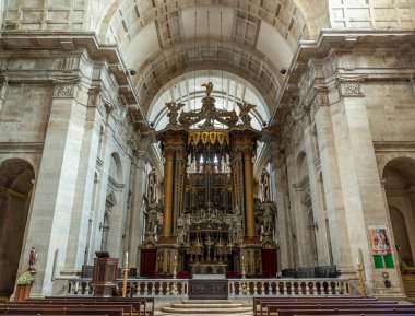 Lizbon Alfama ilçesinde Sao Vicente de Fora kilisenin İçişleri