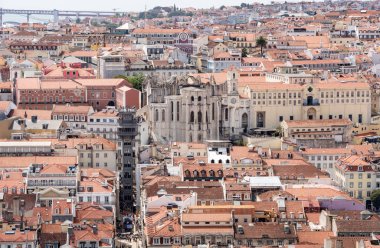 Portekiz Lizbon çatıları üzerinde Panorama