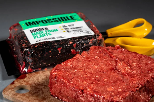 불가능 한 식물 기반 야채 고기 햄버거 패키지 — 스톡 사진
