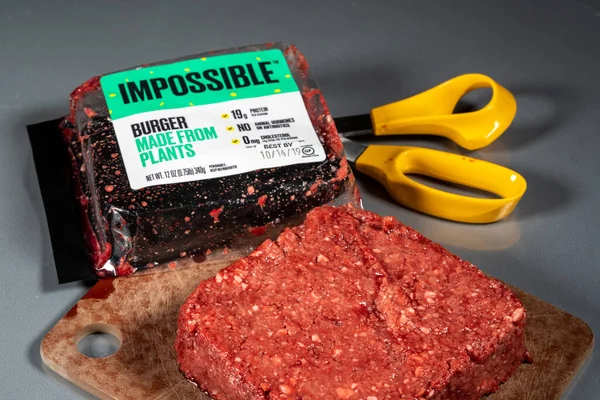 Impossibile pacchetto hamburger a base vegetale di carne vegetariana — Foto Stock