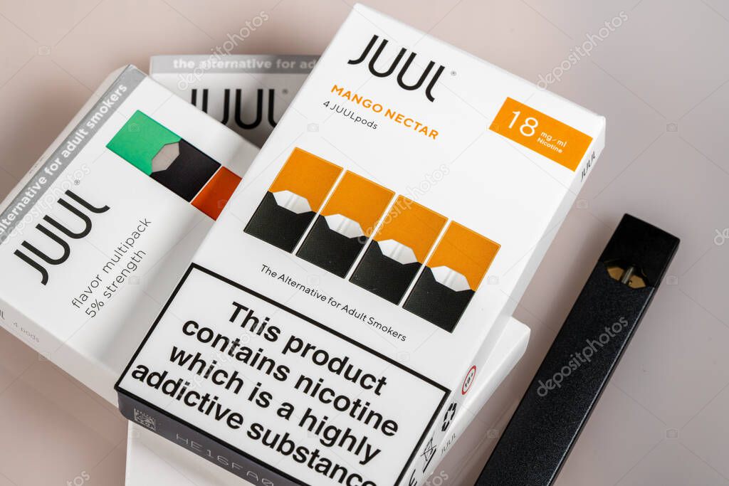 Caja con dispensador de nicotina JUUL con sabor y vainas 2023