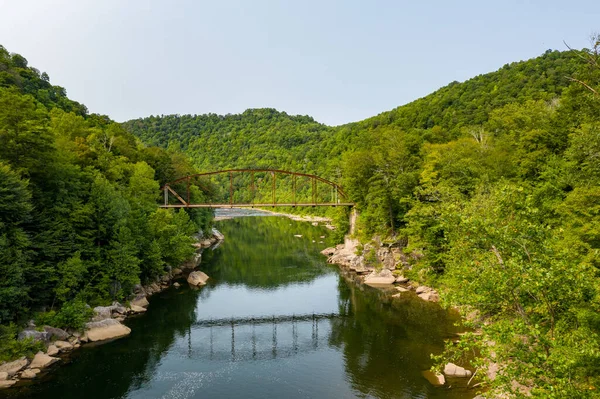 Drone vista del puente de Jenkinsburg sobre el río Cheat —  Fotos de Stock