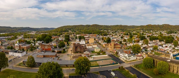 Panorama aéreo da cidade de Moundsville, Virgínia Ocidental — Fotografia de Stock