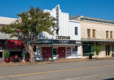 Georgetown, TX - 12 Eylül 2025: Texas şehir merkezindeki Art Deco Palace Theater 'ın dış cephesi