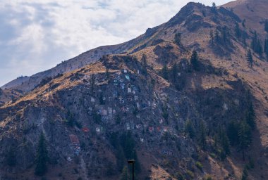 WA eyaletindeki Entiat Lisesi 'nin her mezuniyet yılı için Sayı Dağı' nda resimler var.