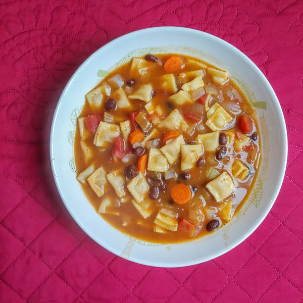 意大利面和豆子 的意谓意大利传统汤 — 图库照片