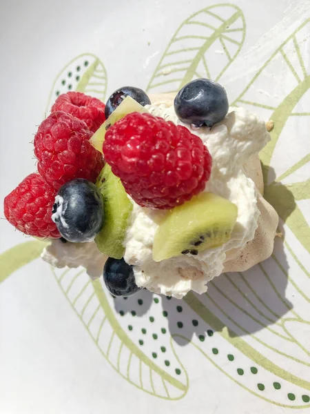 Pavlova Ist Ein Dessert Auf Baiser Basis Das Nach Der — Stockfoto