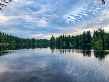 Kunduz Gölü Parkı, Washington 'un Sammamish şehrinde Beaver Gölü' nün güneybatı köşesinde yer alan bir parktır. Göle, balıkçılık alanlarına, piknik sığınağına, beyzbol sahasına, tasmasız köpek parkına, patikalara, oyun yapılarına,
