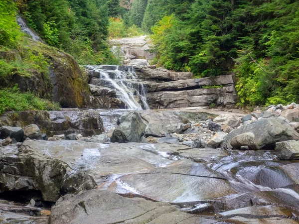 Denny Creek Trail Rendkívül Népszerű Okkal Egy Természetes Vízicsúszda Két — Stock Fotó