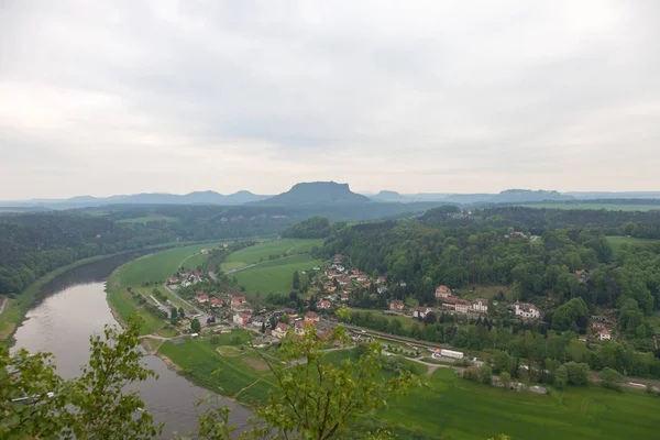 Sakson İsviçre Ulusal Parkı. Alman özgür'ın Saksonya eyaletinde, Ulusal Park'ta Sakson Dresden başkentidir.