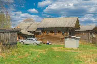 Arkhangelsk köyde eski ahşap evler