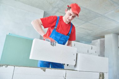 çimento üreticisi autoclaved yükleme beton bloklar gazlı. Duvar örme