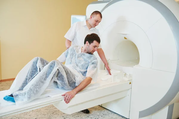 MRI tarama testi ya da hastanede bilgisayarlı tomografi — Stok fotoğraf