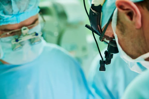 Cardio surgery operating room. male cardiac surgeon in hospital — Stock Photo, Image