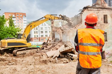 Ekskavatör crasher makine Montaj cihazları-Kırıcı inşaat sitesinde