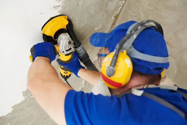 Meulage de surface de plafond en béton par meuleuse d'angle — Photo