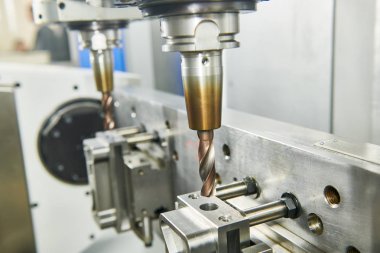 iki spindel Cnc freze tezgahı, eşzamanlı metal işleme