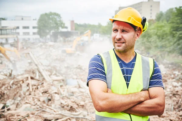 Demolition construction work. Worker at building site — Stock Photo, Image